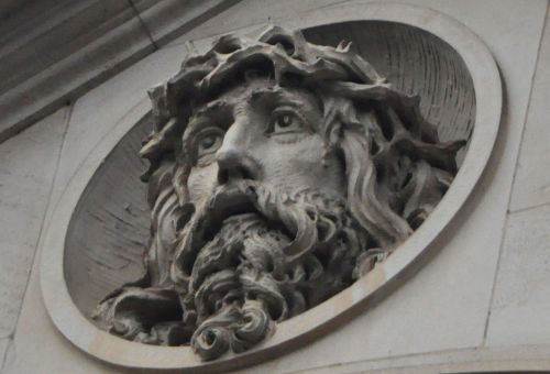 Kirche Enge Christus Kopf an Portal 2 seitlich breit 500
